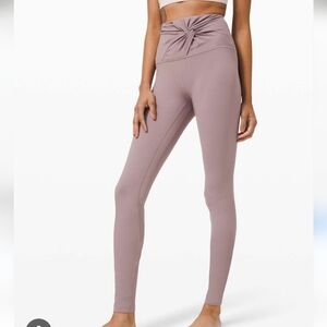 Lululemon Align High-Rise Tight 28" Twist Waist Sz 2. Mauve